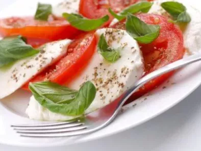 Cum sa prepari o delicioasa Salata Caprese!