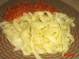 Rețetă Fettucine cu sos de tomate si carne tocata