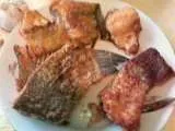 Salau prajit cu sos de usturoi/Fish with garlic sauce