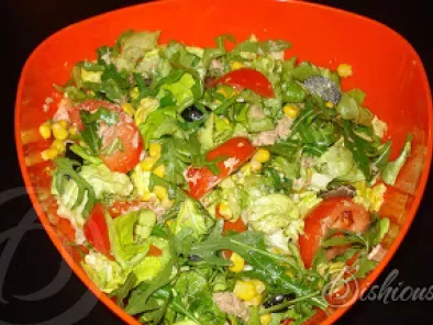 Rețetă Salata cu ton, rucola si porumb