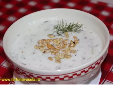 Rețetă Supa rece de iaurt cu castraveti (reteta video)