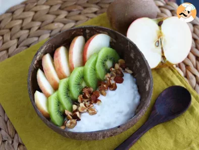 Rețetă Gustare cu iaurt de cocos, mere, kiwi si nuci