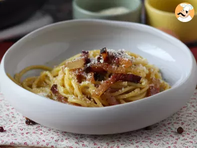 Spaghetti alla carbonara, rețeta cremoasă explicată pas cu pas