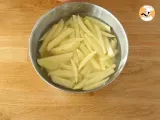 Etapa 2 - Cartofi prajiti, aurii si crocanti