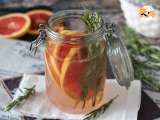 Etapa 4 - Apă aromată cu grapefruit și rozmarin: bautură detox de vară, fără adaos de zahăr!