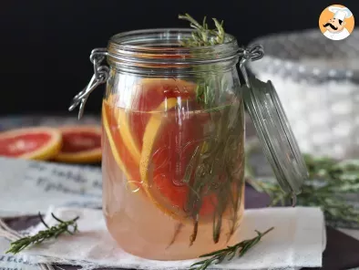 Apă aromată cu grapefruit și rozmarin: bautură detox de vară, fără adaos de zahăr! - poza 4