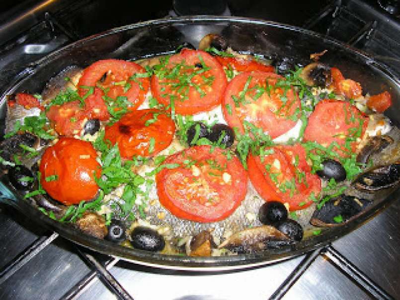 Branzino con funghi e olive(Biban de mare cu ciuperci si masline) - poza 4
