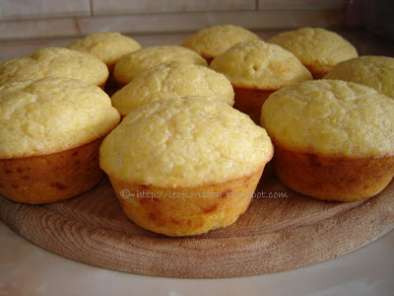 Briose de mamaliga / Polenta muffins - poza 5