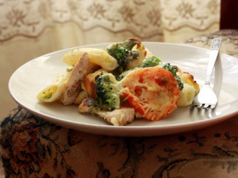 Broccoli, pui & paste, totul la cuptor - poza 2