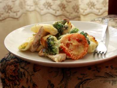 Broccoli, pui & paste, totul la cuptor - poza 2