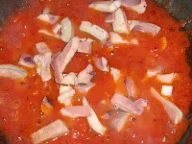 Calamar in sos picant de tomate - poza 4