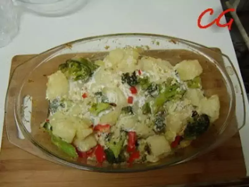 Cartofi cu broccoli si iaurt