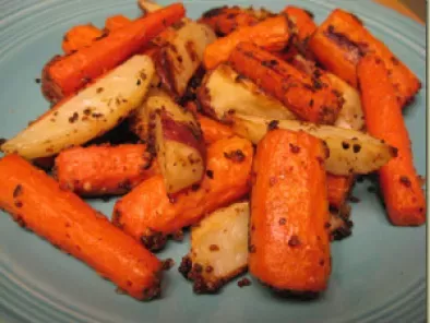 Cartofi si morcovi copti la cuptor