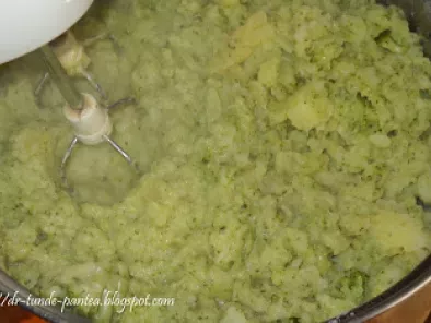 Chiftelute de soia cu garnitura de cartofi pire cu brocoli - poza 6