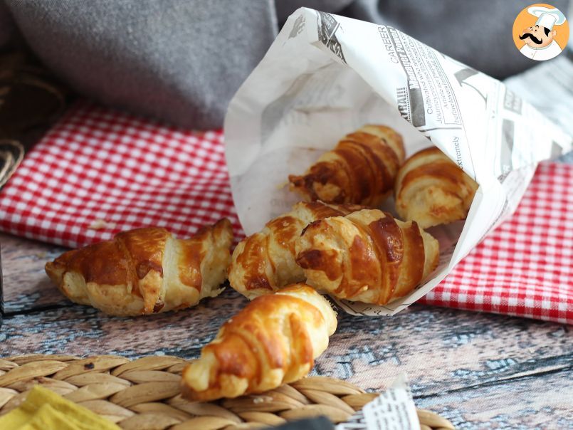 Croissante din foietaj cu bechamel, șuncă și cașcaval - poza 3