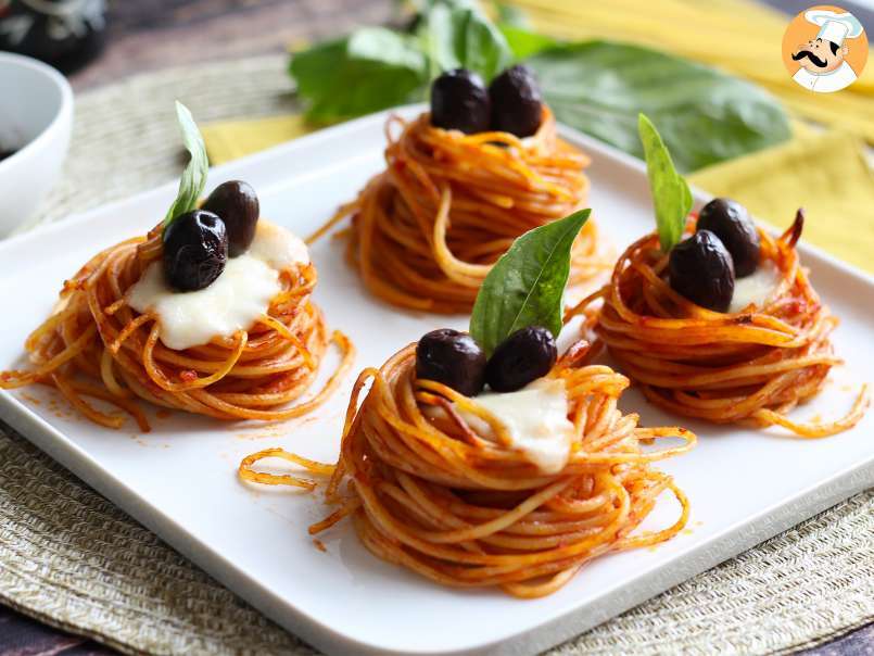 Cuiburi de paste, starterul perfect pentru a folosi spaghetele rămase!