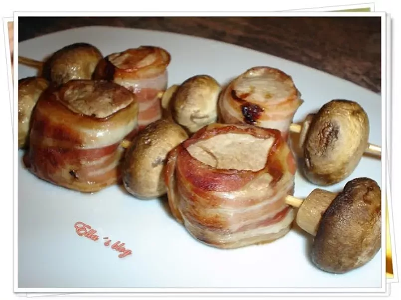 Frigarui din muschiulet de porc, bacon si ciuperci - poza 7