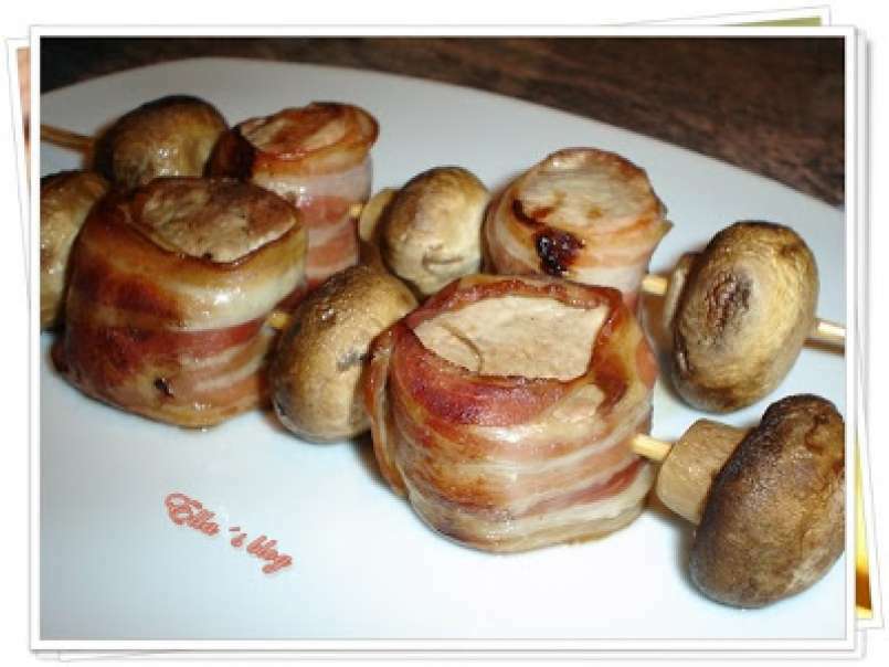 Frigarui din muschiulet de porc, bacon si ciuperci - poza 6