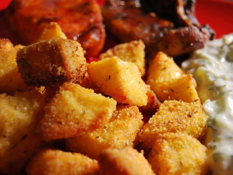 Friptura de porc cu cartofi crocanti cu malai - poza 2