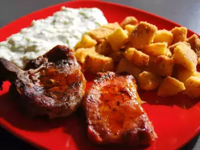 Friptura de porc cu cartofi crocanti cu malai - poza 3