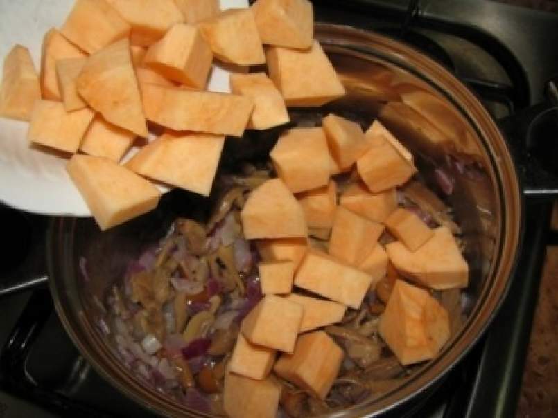 Ghiveci cu ciuperci si cartofi dulci - poza 5