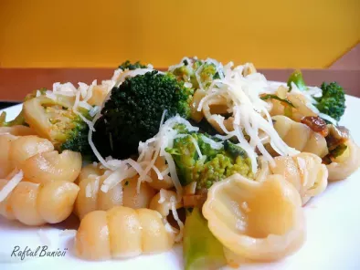 Gnocchi cu broccoli, masline si stafide - poza 2
