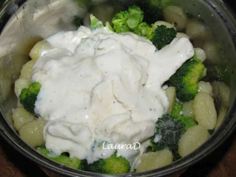 Gnocchi cu broccoli si branza albastra - poza 6