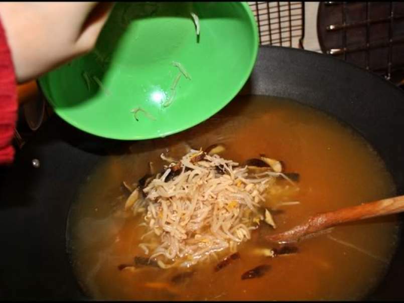 Hot & sour chinese soup - Supa chinezeasca iute-acra - poza 7