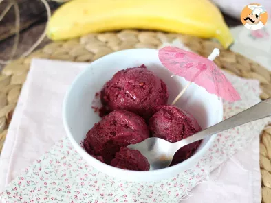 Înghețată vegană cu fructe roșii și cremă de banane - poza 3