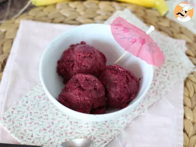 Înghețată vegană cu fructe roșii și cremă de banane - poza 4