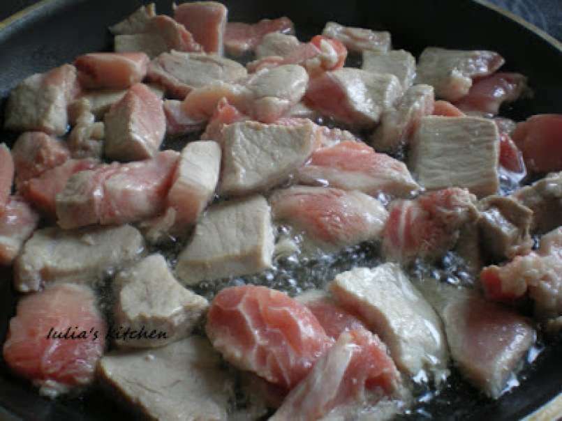 Mancare de ciuperci cu praz si carne de porc - poza 6