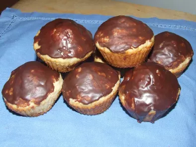 Muffins cu nuca de cocos si ciocolata