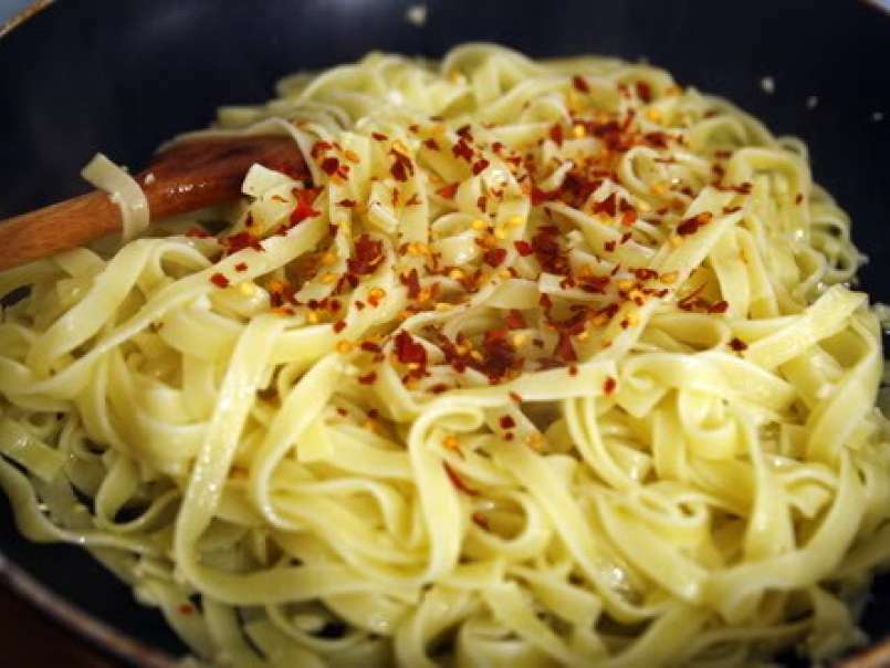 Paste aglio, olio e pepperoncino - poza 2