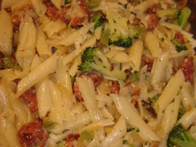 Paste cu broccoli si carnaciori la cuptor - poza 2