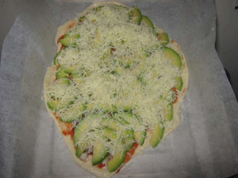 Pizza cu peste, avocado si kiwi - poza 5
