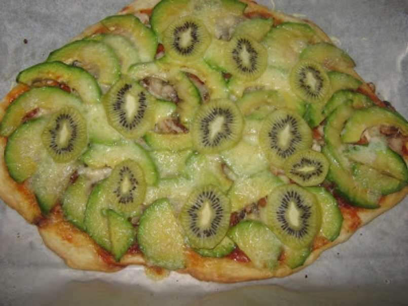 Pizza cu peste, avocado si kiwi - poza 7