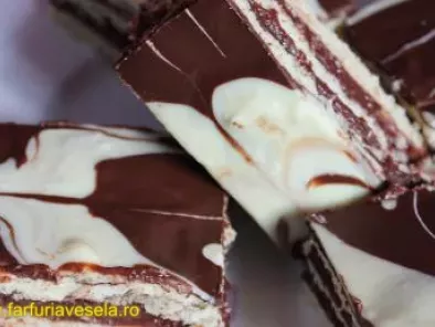 Prajitura marmorata cu foi si crema de cacao (reteta video)