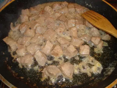 Pulpa de porc cu cartofi si ardei kapia - poza 5