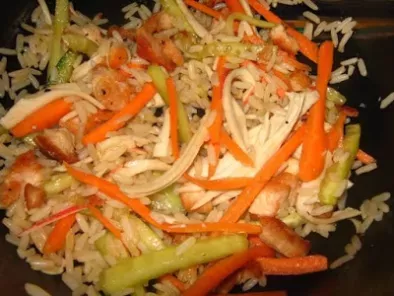 Salata asiatica cu pui, orez si surimi - poza 6