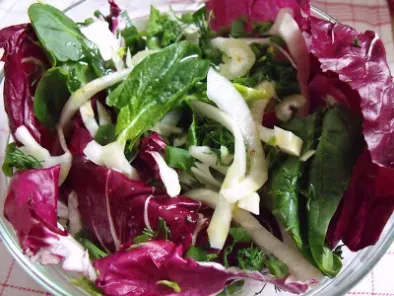 Salata cu spanac, radicchio si fenicul (spinach, radicchio &fennel salad) - poza 2