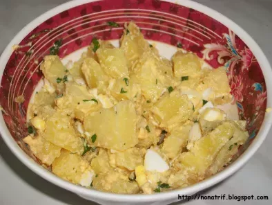 Salata de cartofi cu oua si patrunjel