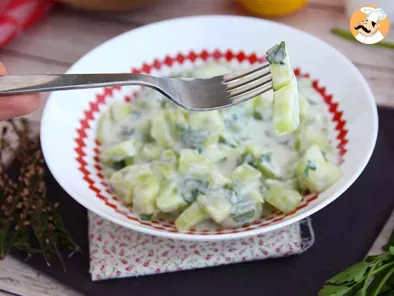 Salata de castraveti cu sos de iaurt - poza 4