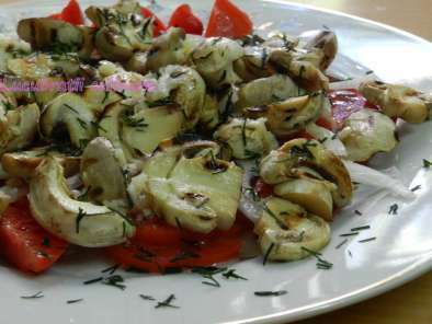 Salată de ciuperci