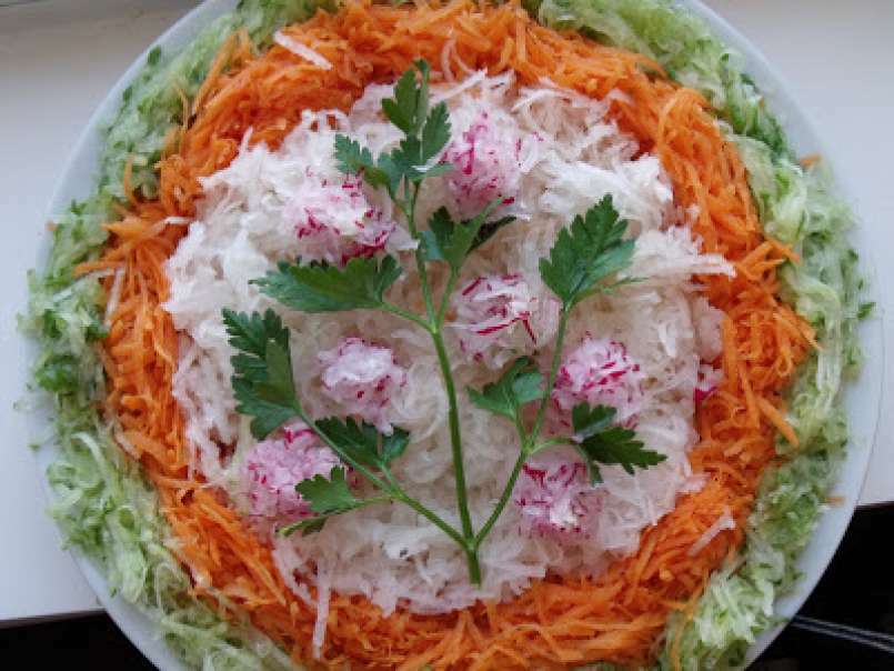 Salata de morcov si ridiche (carrot and radish salad) - poza 3