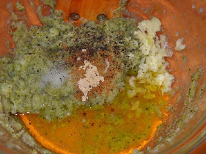Salata de paste cu legume crude si aburite servit cu dresing de brocoli - poza 6