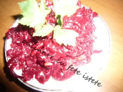 Salata de sfecla rosie