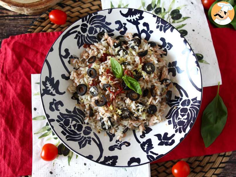 Salată mediteraneană de orez: ton, măsline, roșii uscate și lămâie - poza 4