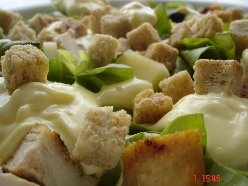 Salata verde cu pui si sos picant de iaurt - poza 2