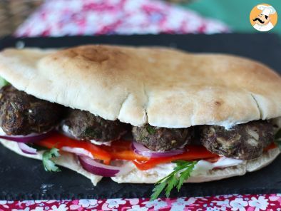 Sandvișuri turcești cu chiftele Köfte - poza 3
