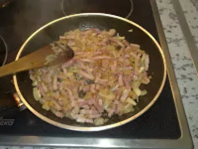 Spaghete cu bacon si sos de smantana cu cascaval - poza 5